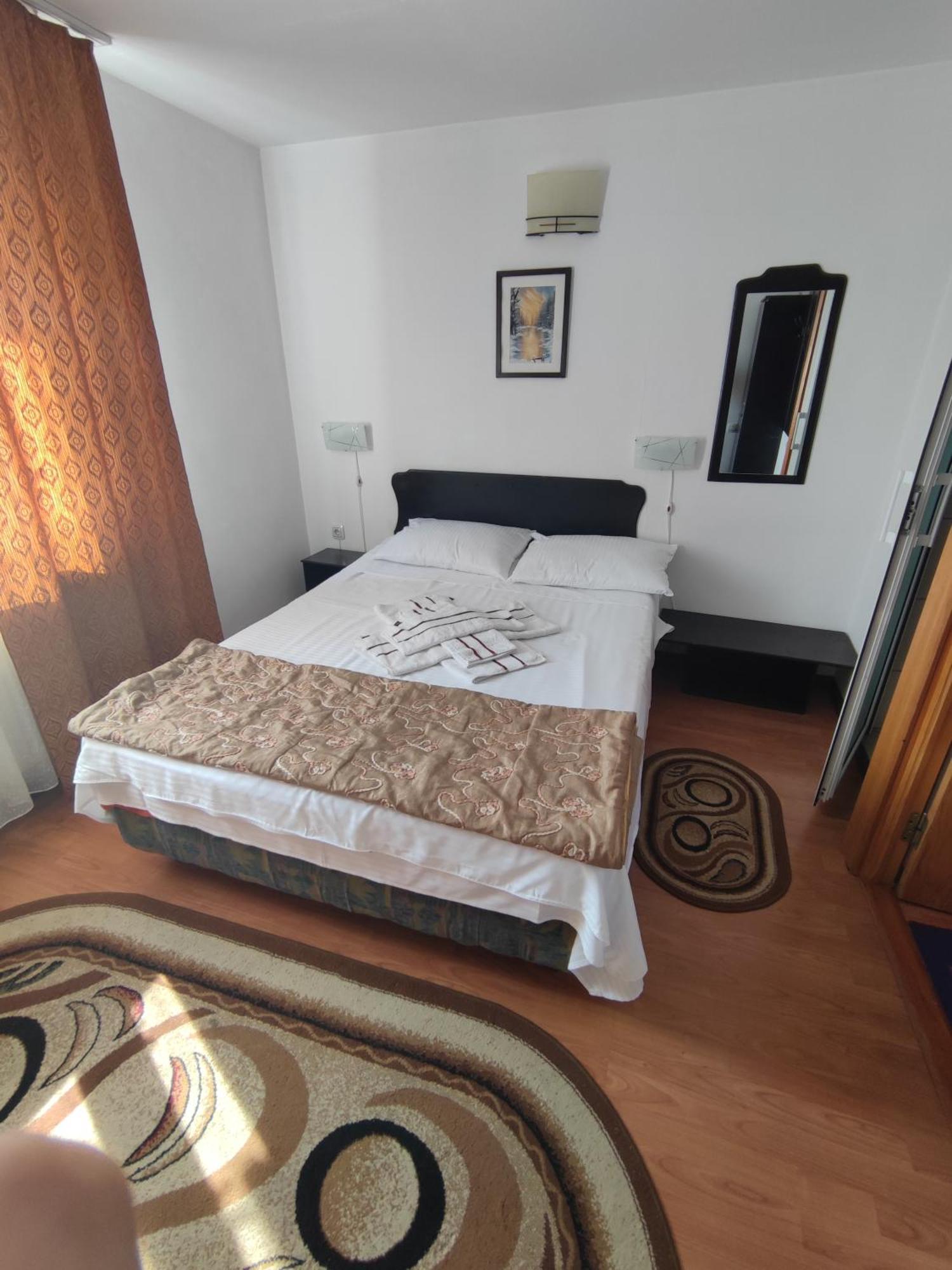 Camere De Inchiriat Edelweiss Dumbrava Rosie ภายนอก รูปภาพ
